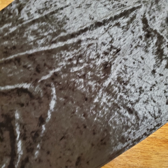 Torrid Velvet Pencil Skirt size 1 - Picture 5 of 5